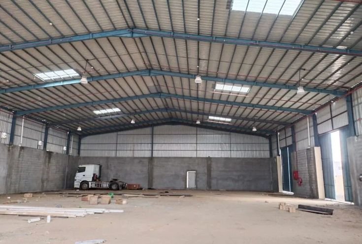 هناجر ومستودعات تجارية