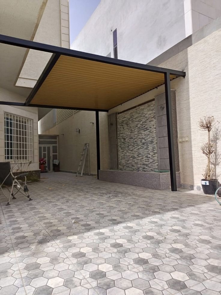 مظلات خشبية