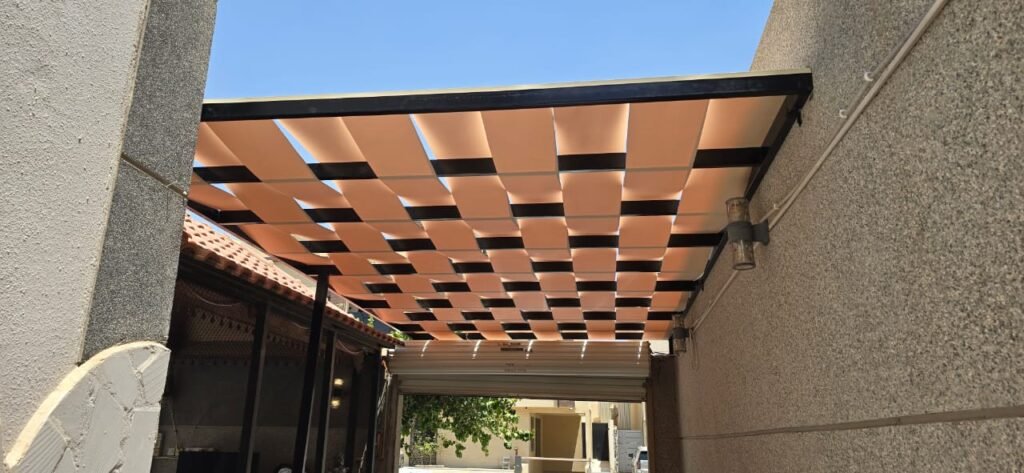 مظلات قماش بي في سي مجدول