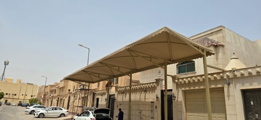 مظلات مواقف سيارات