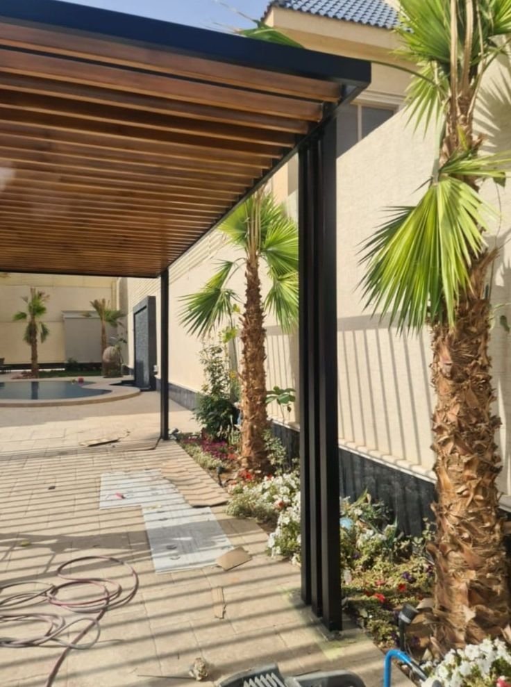 مظلات خشبية